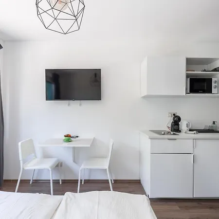 Aparthotel Pauzo Balaton 4*