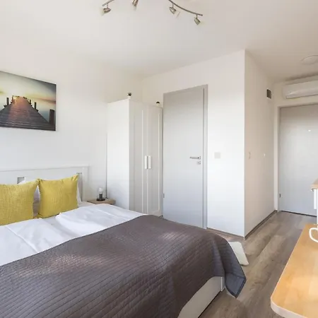 Pauzo Balaton Apartmanhotel Balatonföldvár