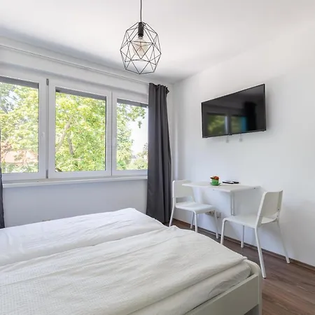 Pauzo Balaton Lejlighedshotel 4*