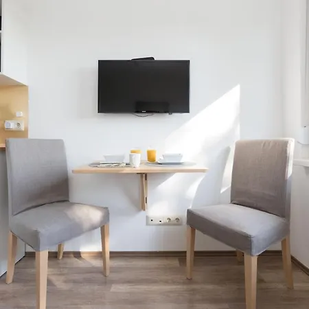 Pauzo Balaton Aparthotel