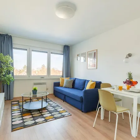 Pauzo Balaton Aparthotel *