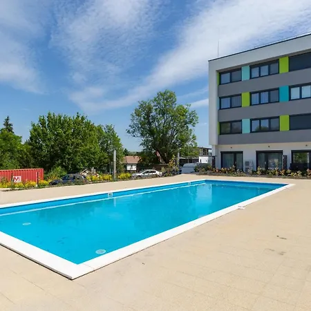 Pauzo Balaton Apartmanhotel