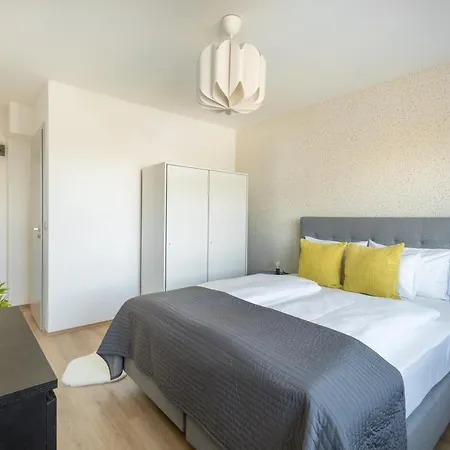 Pauzo Balaton Aparthotel 4*