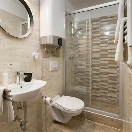 Pauzo Balaton Lejlighedshotel