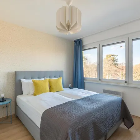 Pauzo Balaton Aparthotel