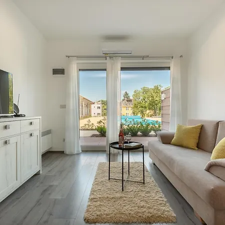 Pauzo Balaton Aparthotel