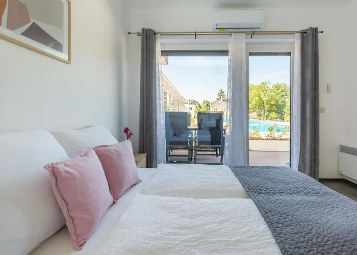 Lägenhetshotell Pauzo Balaton 4*