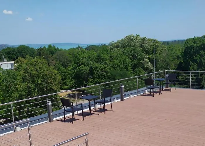 Lägenhetshotell Pauzo Balaton