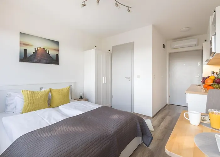 Pauzo Balaton Lägenhetshotell Balatonföldvár