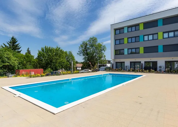 Pauzo Balaton Lägenhetshotell