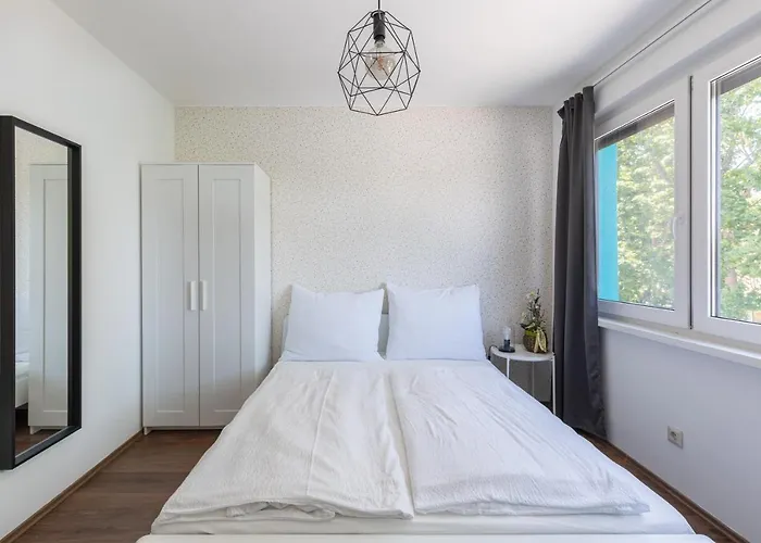 Pauzo Balaton Lägenhetshotell 4*